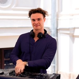 Fabian blue shirt Kopie e1753856669945